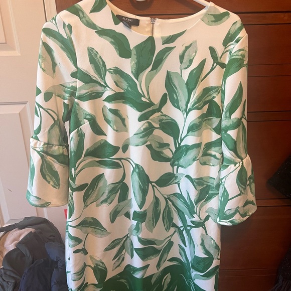 Alfani White and Green Petite Dress - Picture 1 of 4